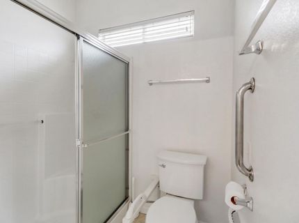 31 Aruba Cir, Sacramento, CA 95823 Photo