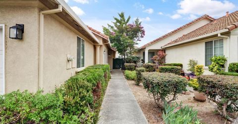 31 Aruba Cir, Sacramento, CA 95823 Photo