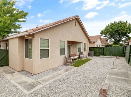 31 Aruba Cir, Sacramento, CA 95823 Photo