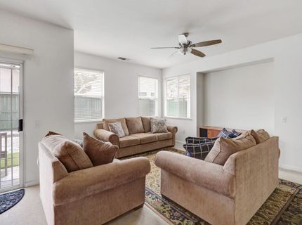 31 Aruba Cir, Sacramento, CA 95823 Photo
