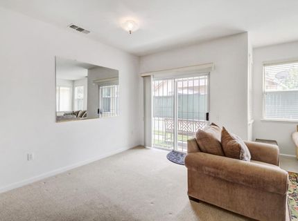 31 Aruba Cir, Sacramento, CA 95823 Photo