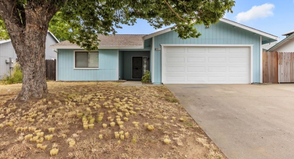 8617 Tiogawoods Dr, Sacramento, CA 95828 Photo