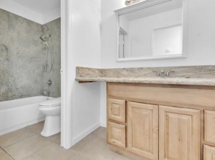 8617 Tiogawoods Dr, Sacramento, CA 95828 Photo