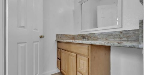 8617 Tiogawoods Dr, Sacramento, CA 95828 Photo