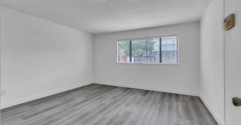 8617 Tiogawoods Dr, Sacramento, CA 95828 Photo