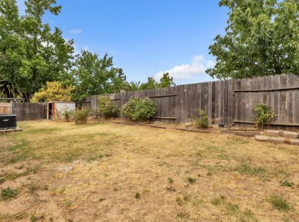 8617 Tiogawoods Dr, Sacramento, CA 95828 Photo