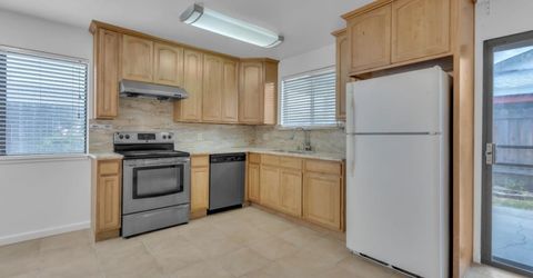 8617 Tiogawoods Dr, Sacramento, CA 95828 Photo