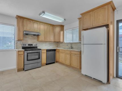 8617 Tiogawoods Dr, Sacramento, CA 95828 Photo