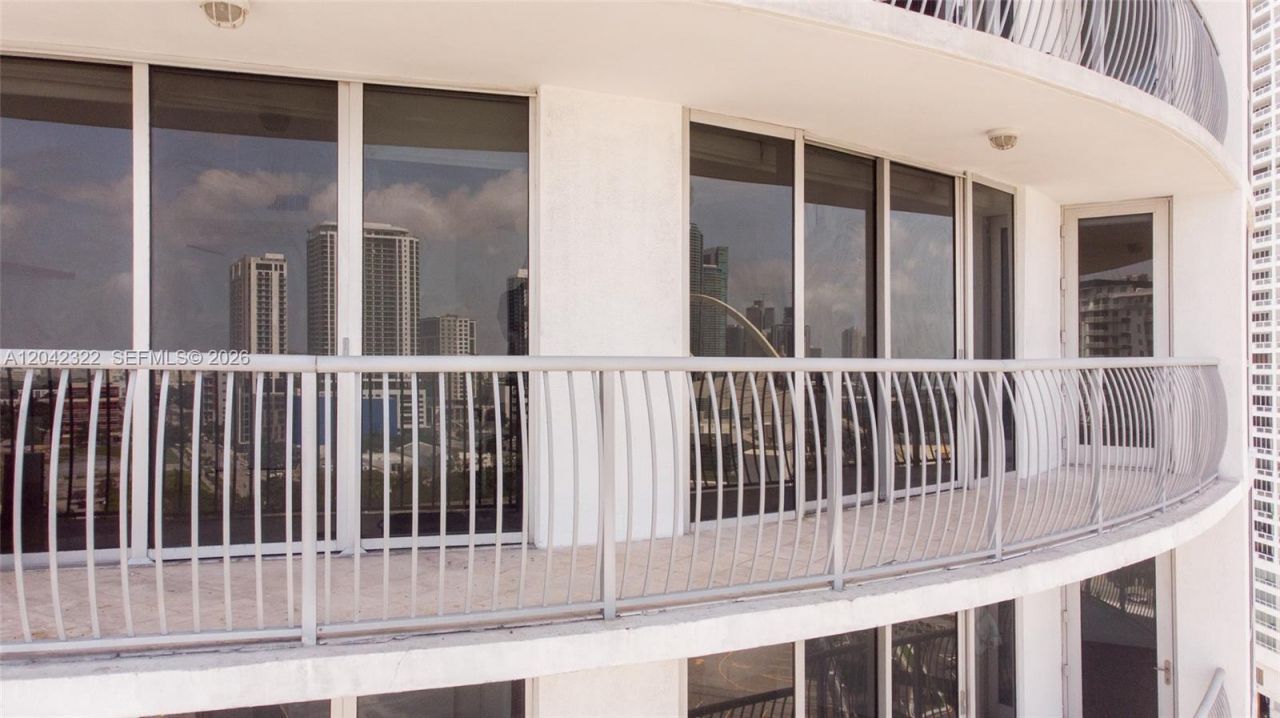 1750 N Bayshore Dr, Unit 1814, Miami, FL 33132 Photo