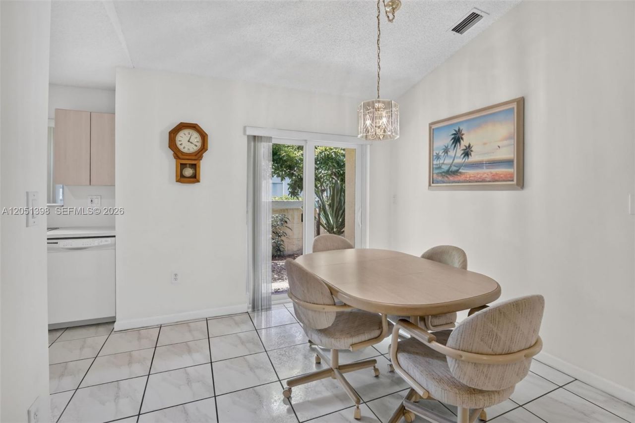 14147 N Forest Oak Cir, Davie, FL 33325 Photo