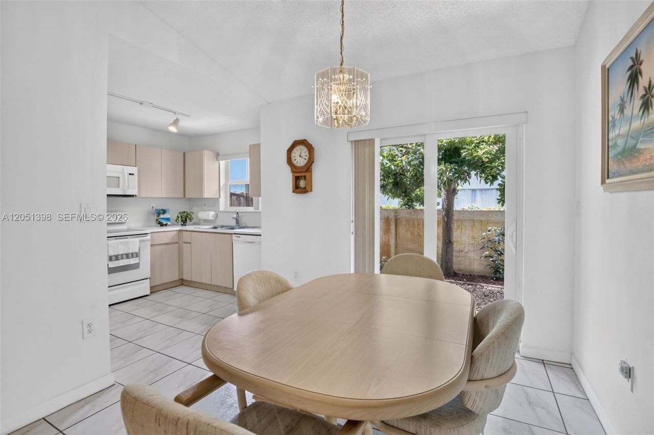 14147 N Forest Oak Cir, Davie, FL 33325 Photo