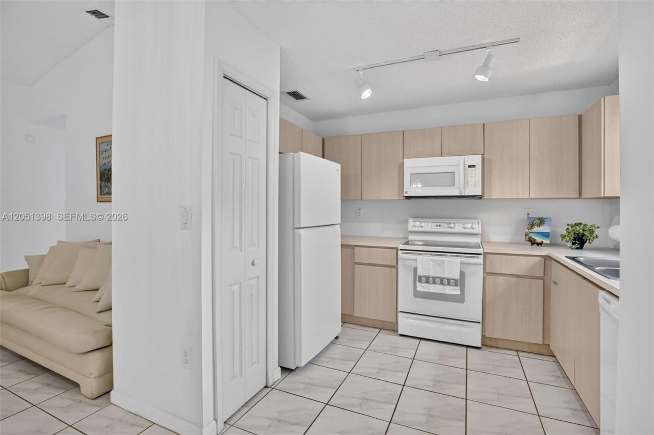 14147 N Forest Oak Cir, Davie, FL 33325 Photo