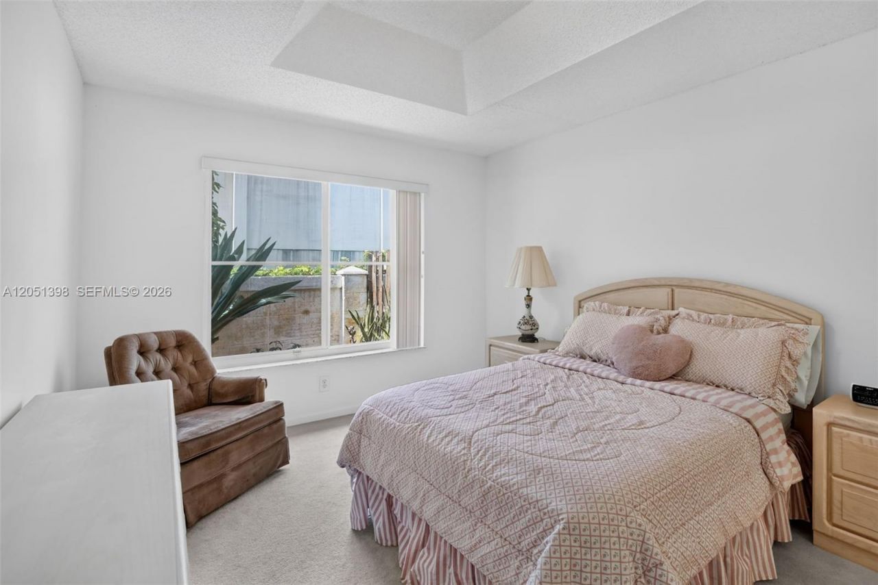 14147 N Forest Oak Cir, Davie, FL 33325 Photo