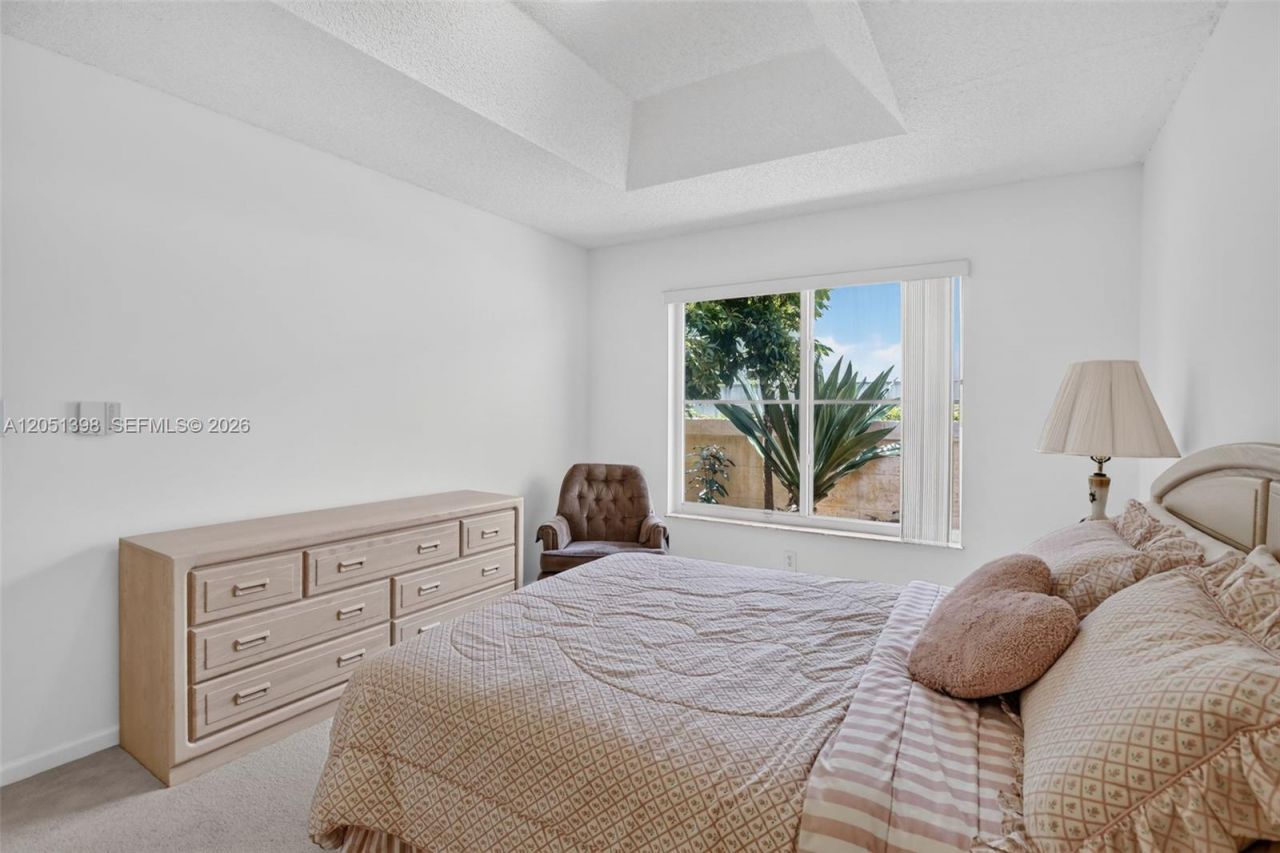 14147 N Forest Oak Cir, Davie, FL 33325 Photo