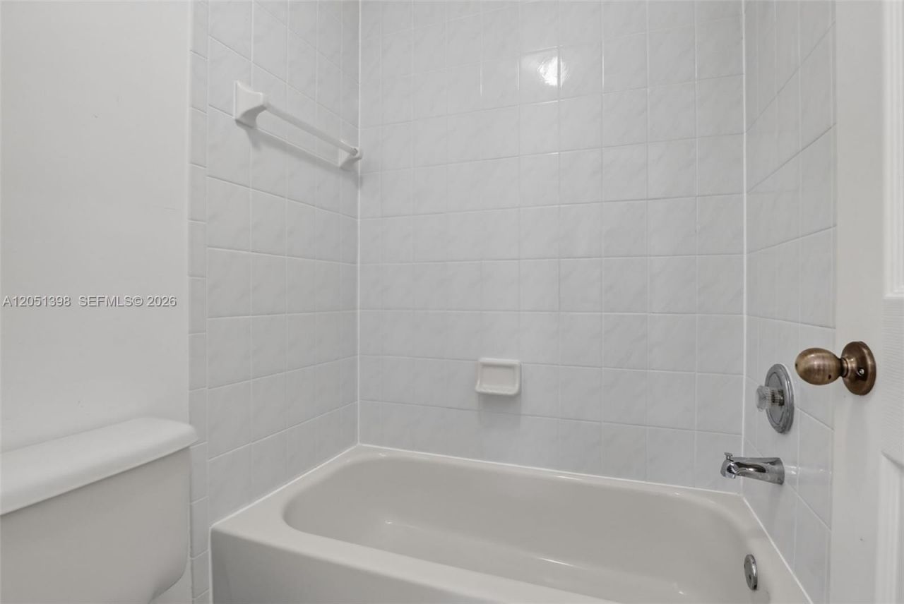 14147 N Forest Oak Cir, Davie, FL 33325 Photo