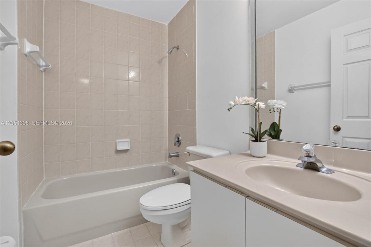 14147 N Forest Oak Cir, Davie, FL 33325 Photo