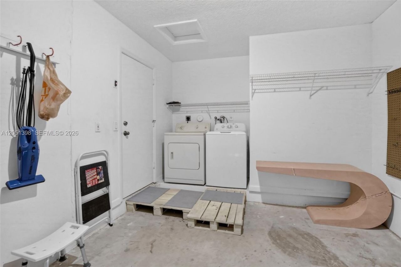 14147 N Forest Oak Cir, Davie, FL 33325 Photo