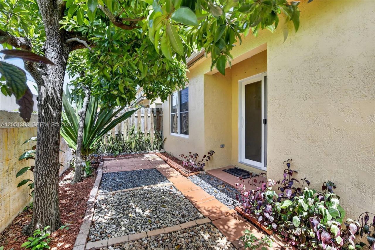 14147 N Forest Oak Cir, Davie, FL 33325 Photo