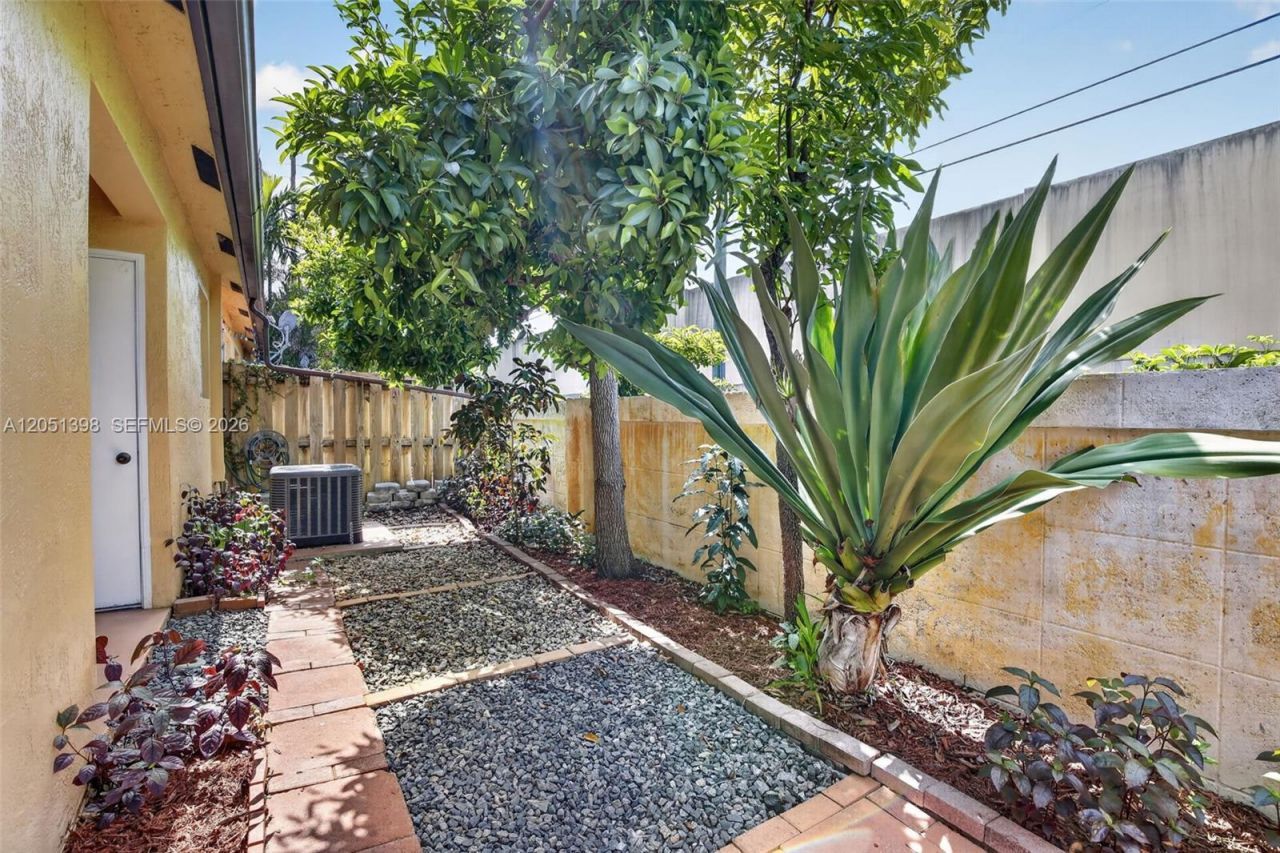 14147 N Forest Oak Cir, Davie, FL 33325 Photo