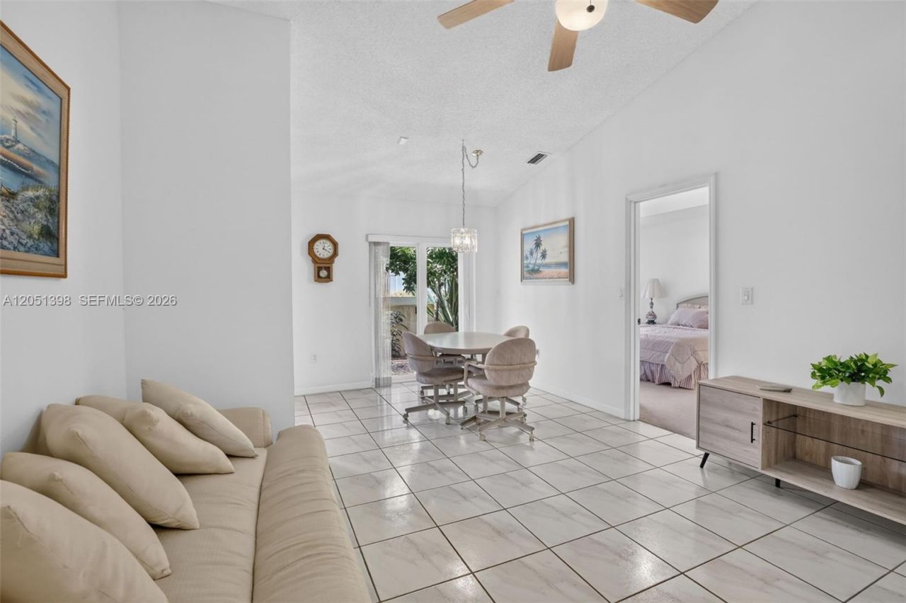 14147 N Forest Oak Cir, Davie, FL 33325 Photo