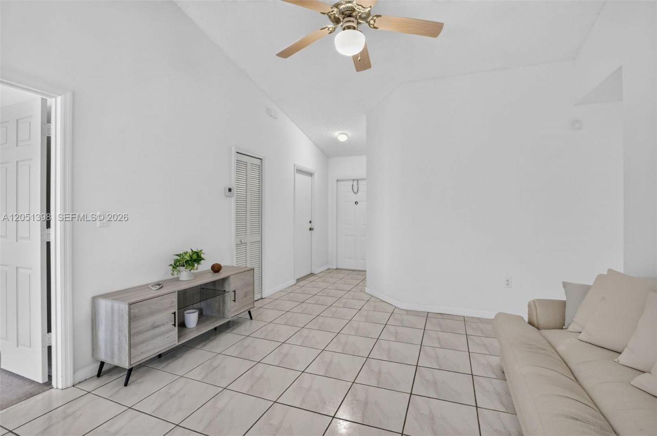 14147 N Forest Oak Cir, Davie, FL 33325 Photo
