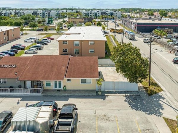 330 W 74th Pl , Unit 330, Hialeah, FL 33014