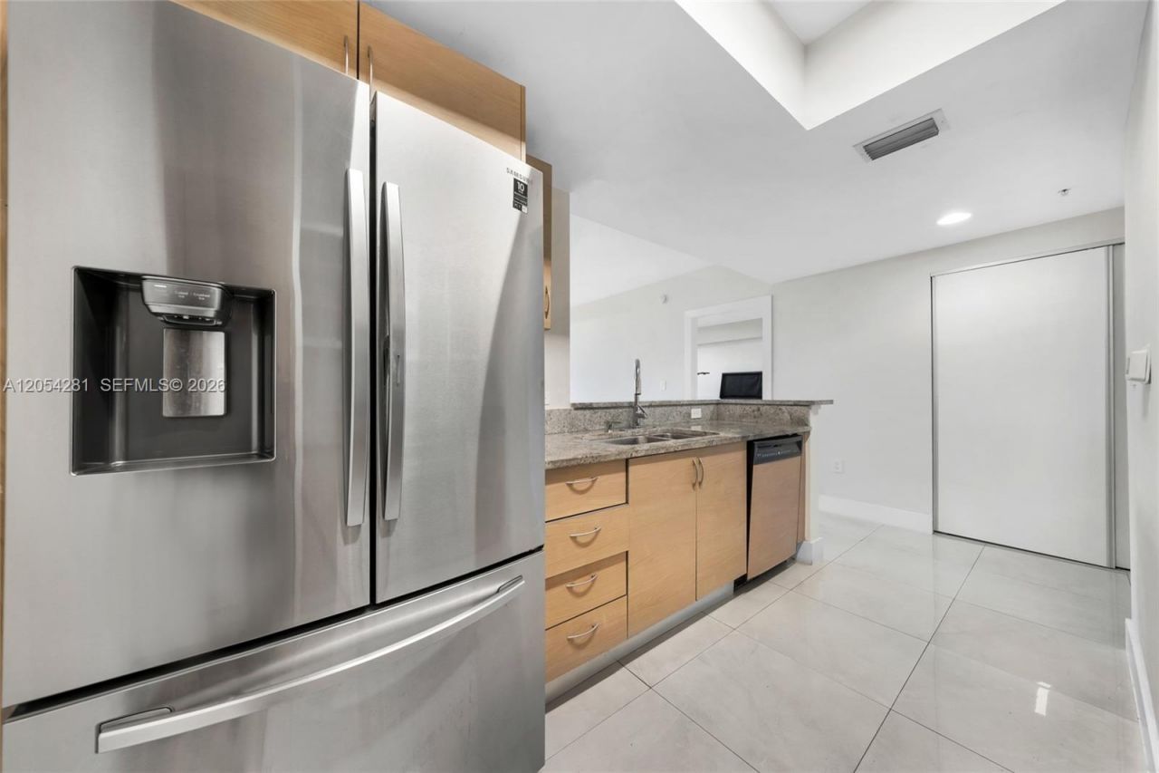 2775 NE 187th St , Unit 318, Aventura, FL 33180 Photo