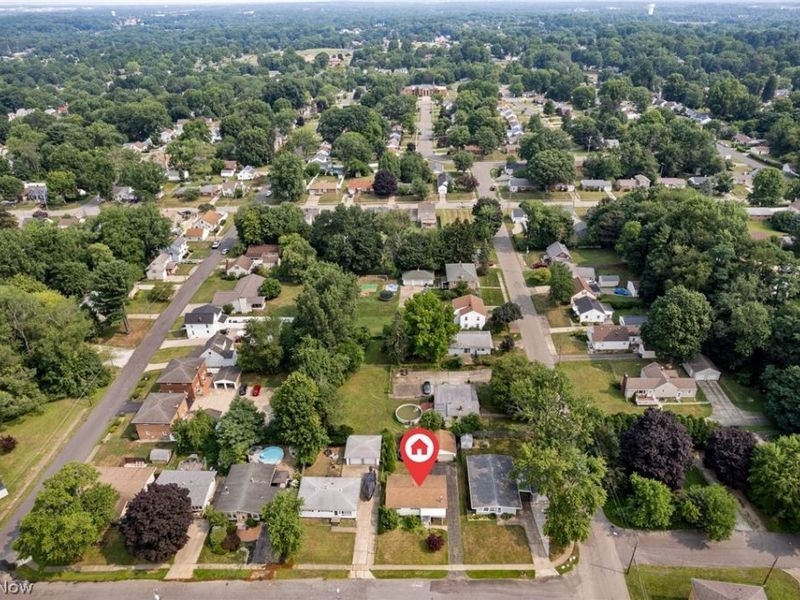 917 35th Street NW, Canton, OH 44709 Photo 2