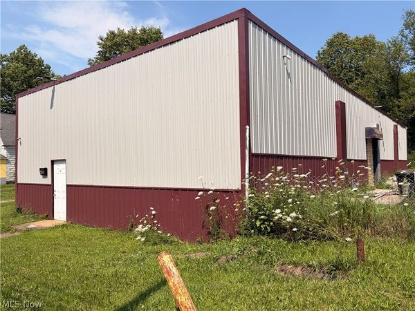 1600 Albert Street, Youngstown, OH 44505