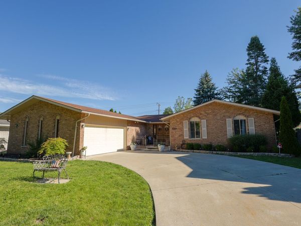 23355 Robert John Street, Saint Clair Shores, MI 48080