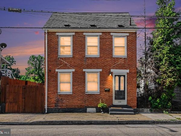 120 E NORTH STREET, CARLISLE, PA 17013