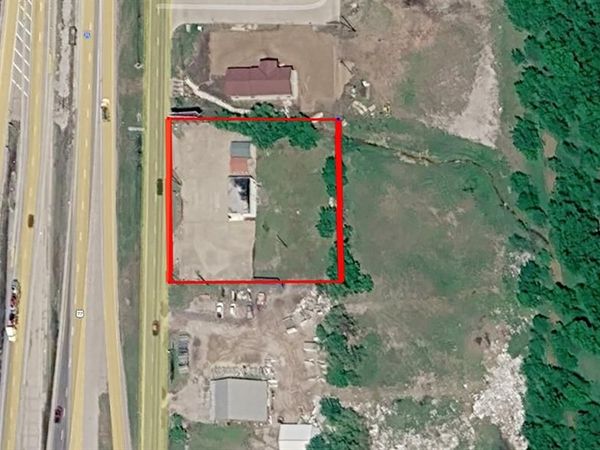 1404 N Stemmons Freeway , Sanger, TX 76266