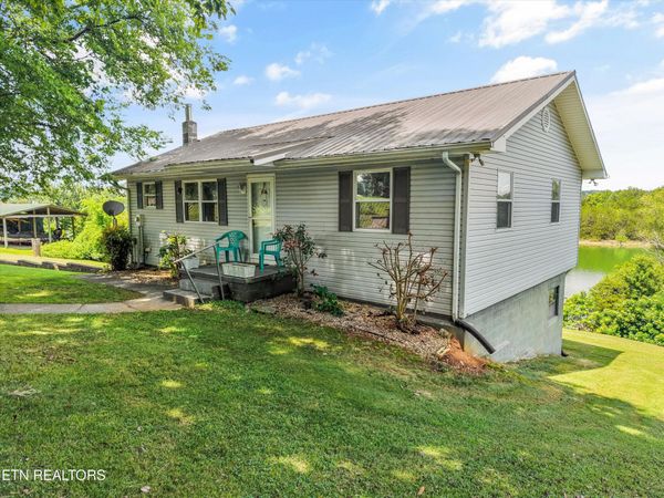 1797 Circle Lake Drive, Dandridge, TN 37725