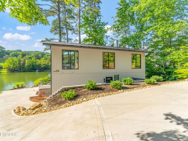 3594 Lakeland Drive, Lenoir City, TN 37772