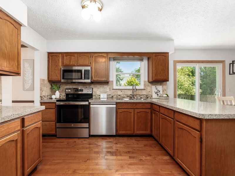830 Summertree Lane, Westerville, OH 43081 Photo 9