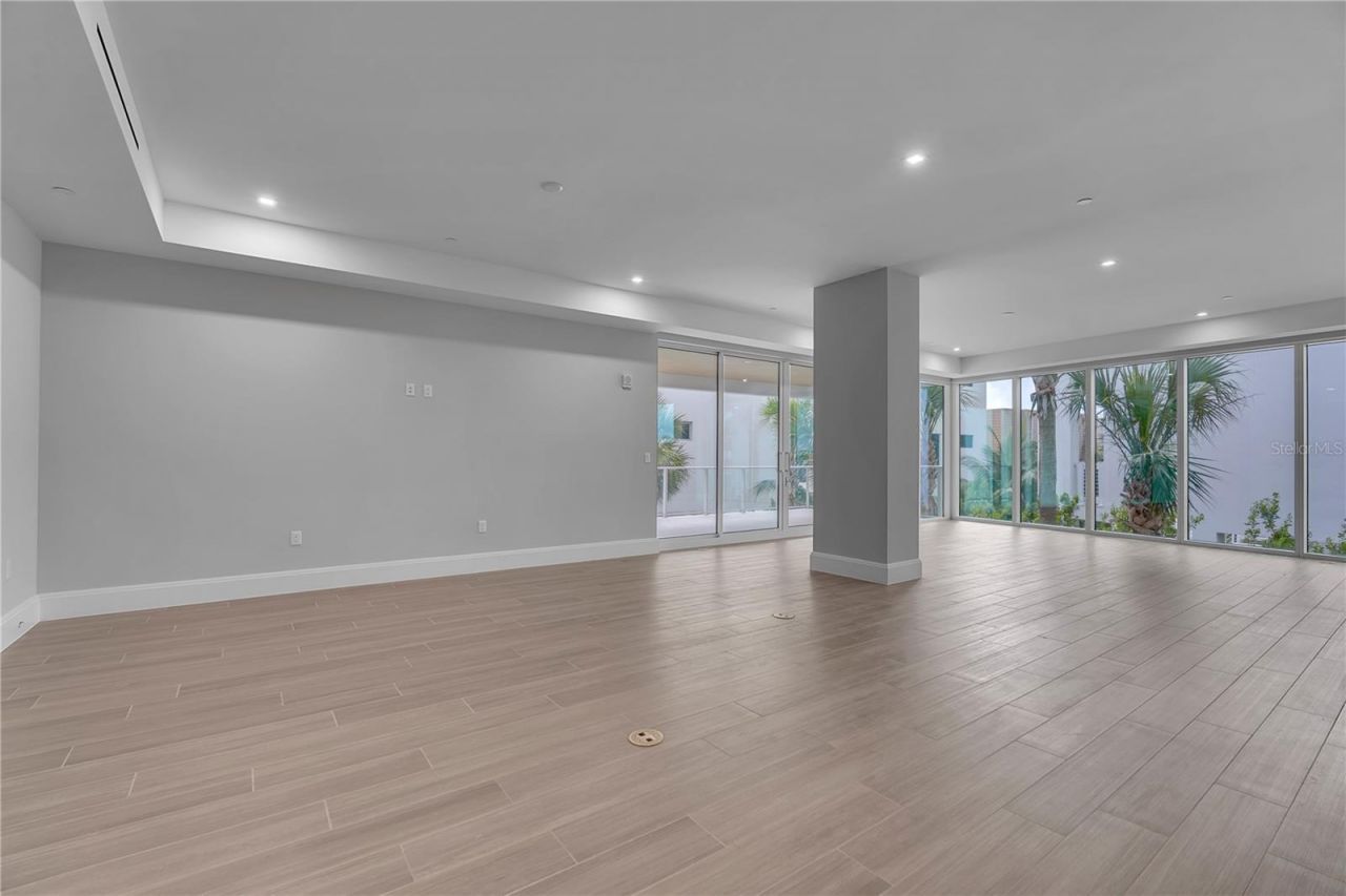 70 Avenida Veneccia, Unit 204, Sarasota, FL 34242 Photo