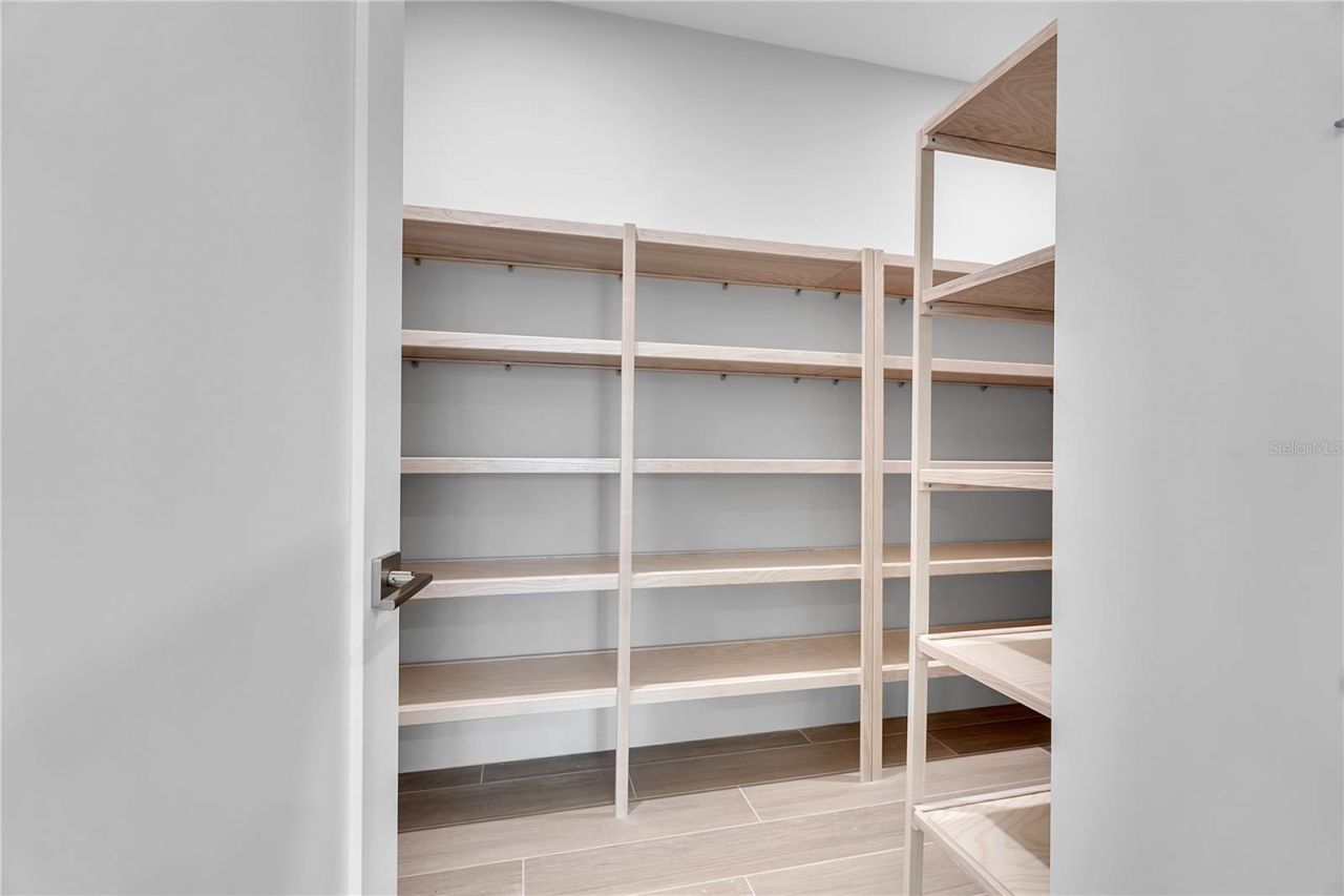70 Avenida Veneccia, Unit 204, Sarasota, FL 34242 Photo