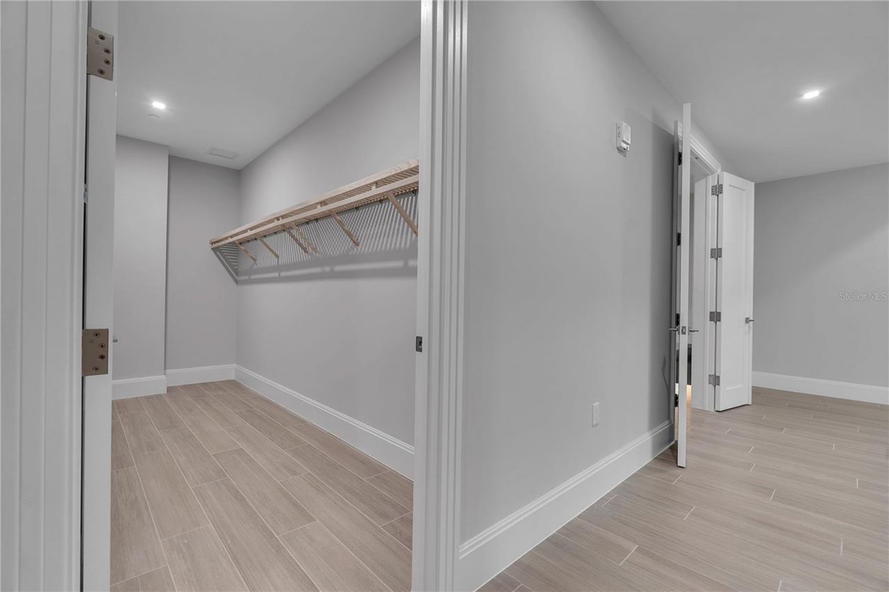 70 Avenida Veneccia, Unit 204, Sarasota, FL 34242 Photo