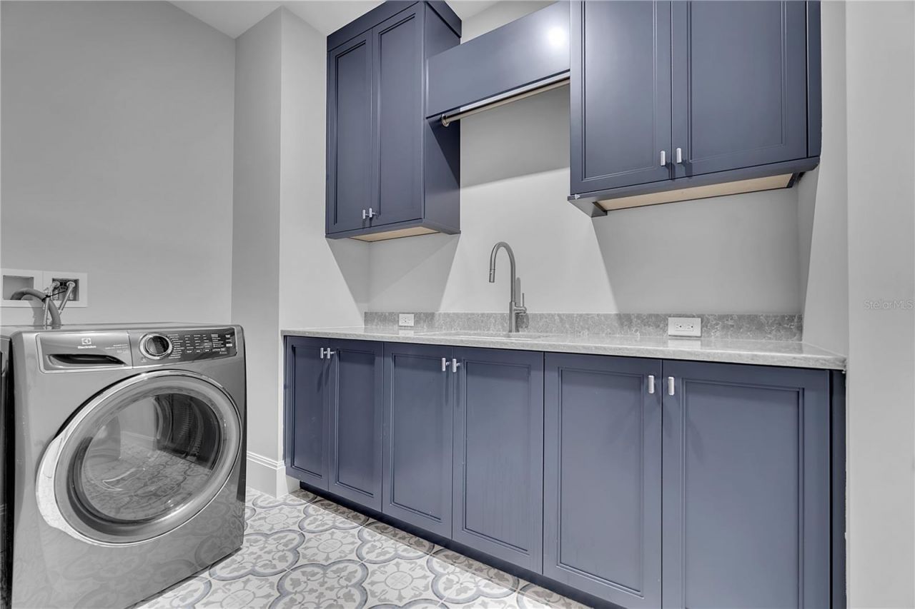 70 Avenida Veneccia, Unit 204, Sarasota, FL 34242 Photo
