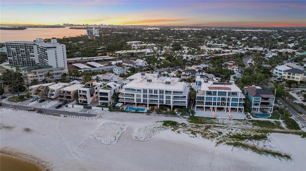 70 Avenida Veneccia, Unit 204, Sarasota, FL 34242 Photo