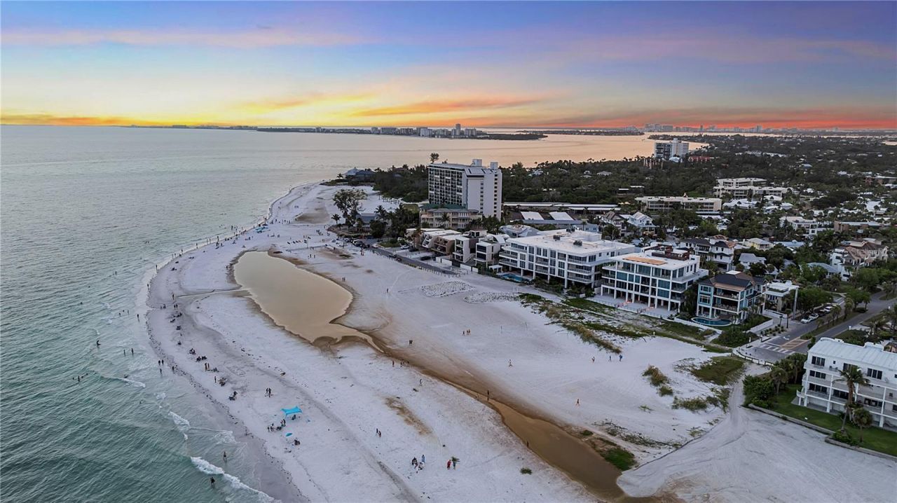70 Avenida Veneccia, Unit 204, Sarasota, FL 34242 Photo