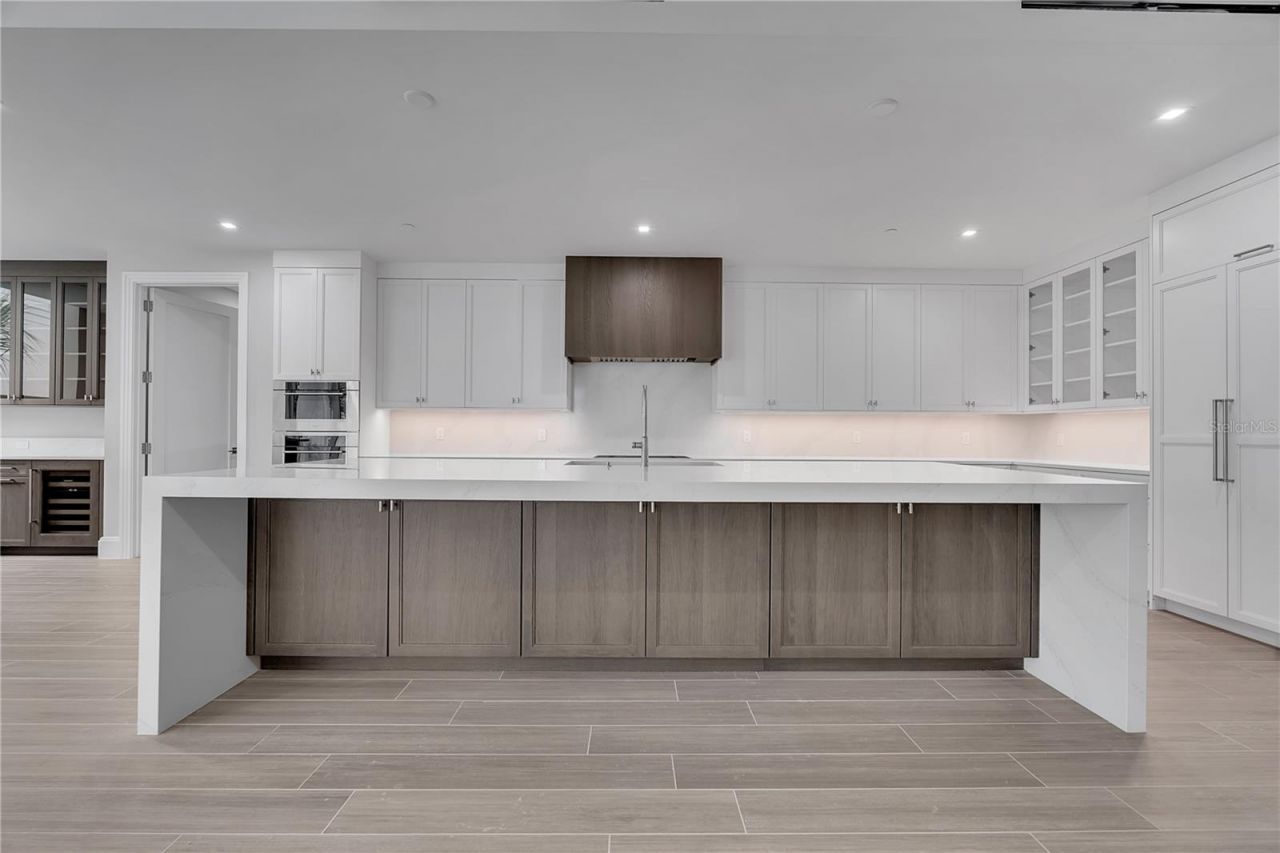 70 Avenida Veneccia, Unit 204, Sarasota, FL 34242 Photo