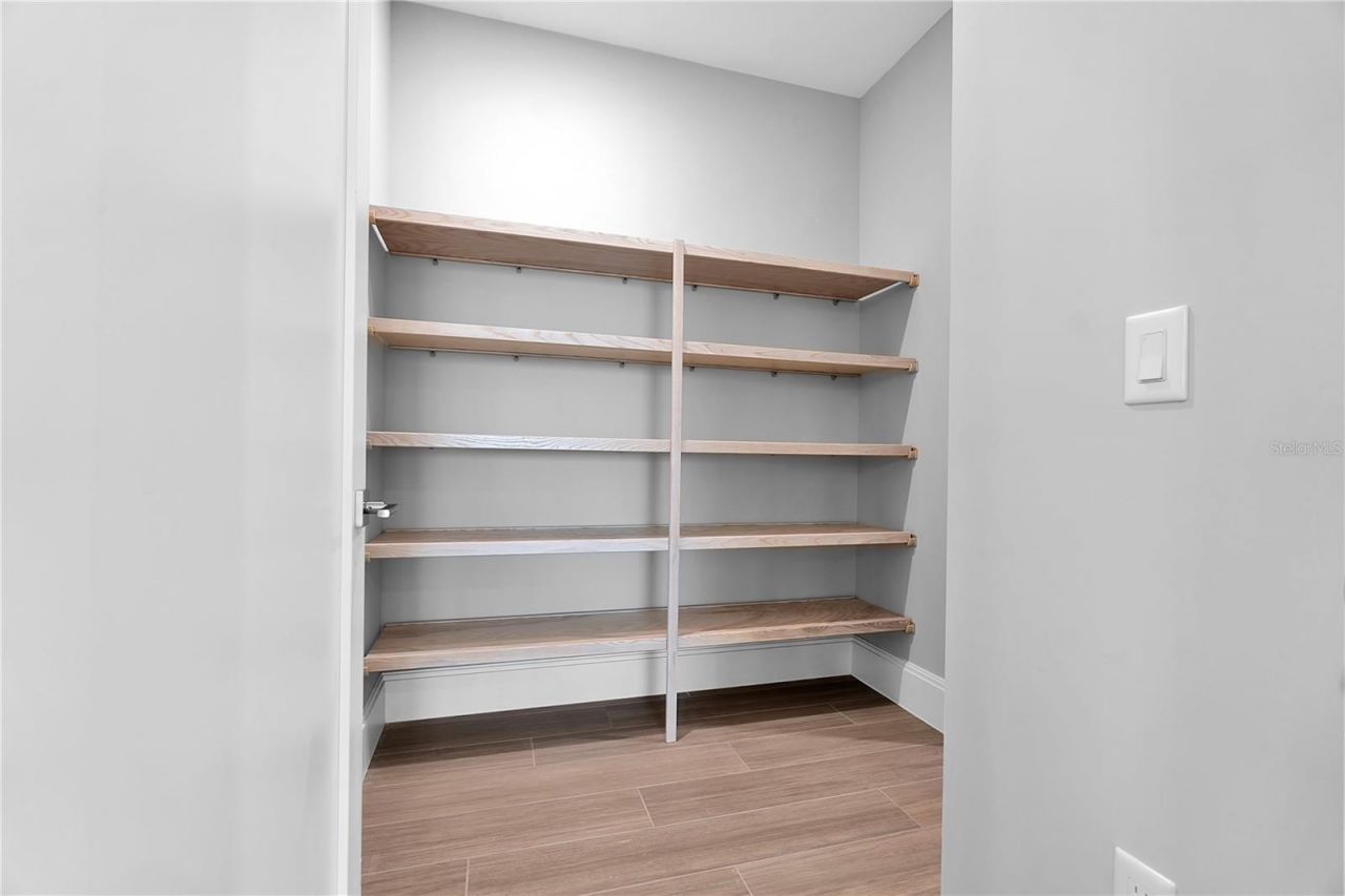 70 Avenida Veneccia, Unit 304, Sarasota, FL 34242 Photo