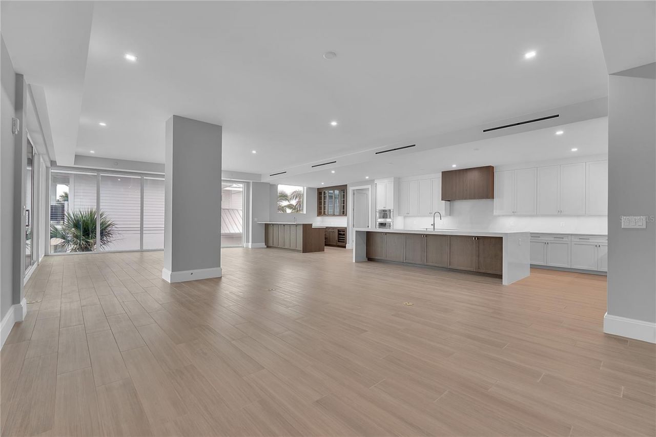 70 Avenida Veneccia, Unit 304, Sarasota, FL 34242 Photo