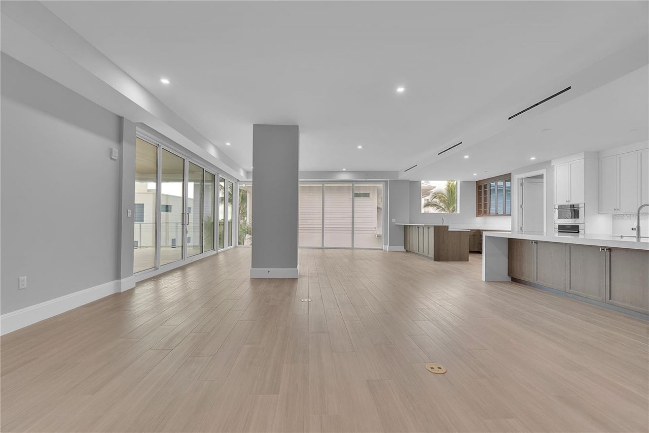 70 Avenida Veneccia, Unit 304, Sarasota, FL 34242 Photo