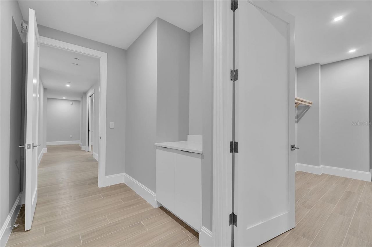 70 Avenida Veneccia, Unit 304, Sarasota, FL 34242 Photo
