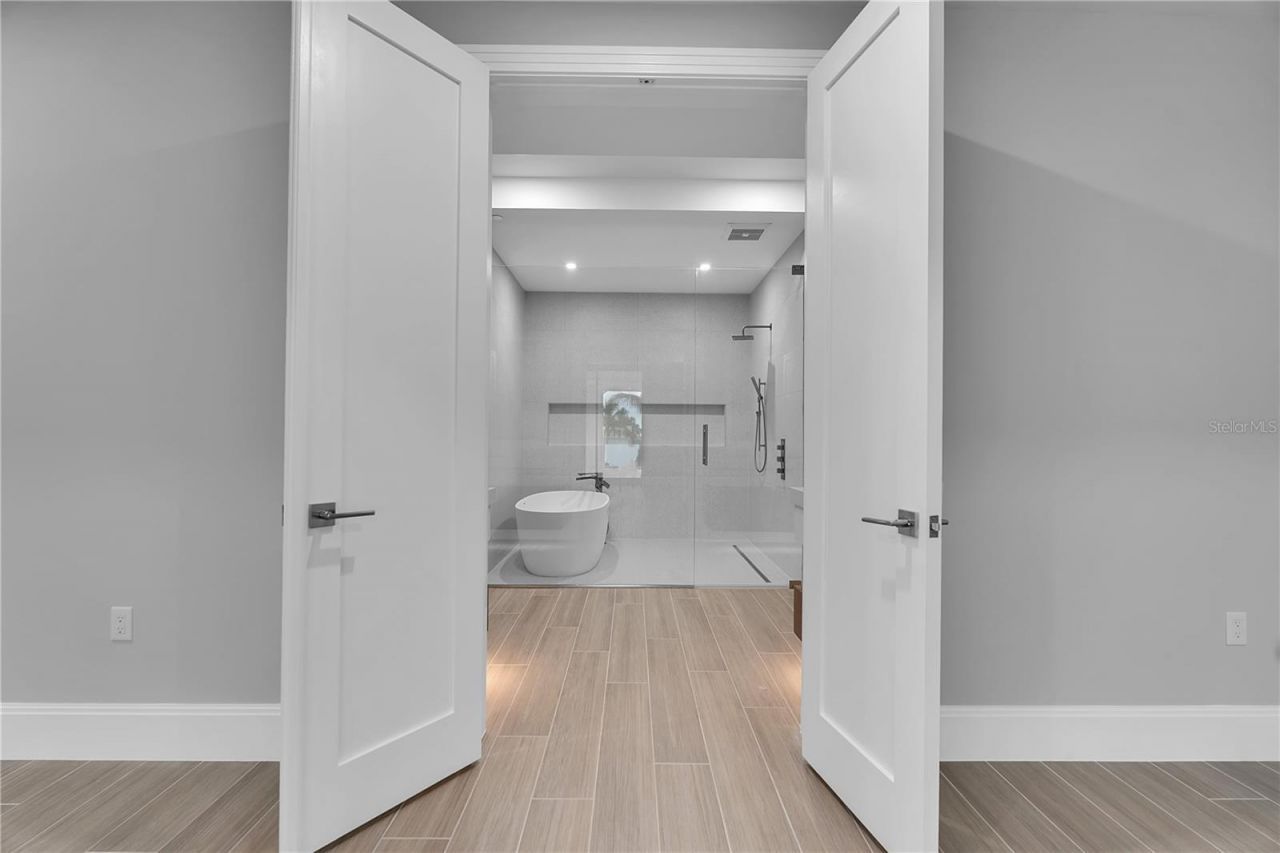 70 Avenida Veneccia, Unit 304, Sarasota, FL 34242 Photo