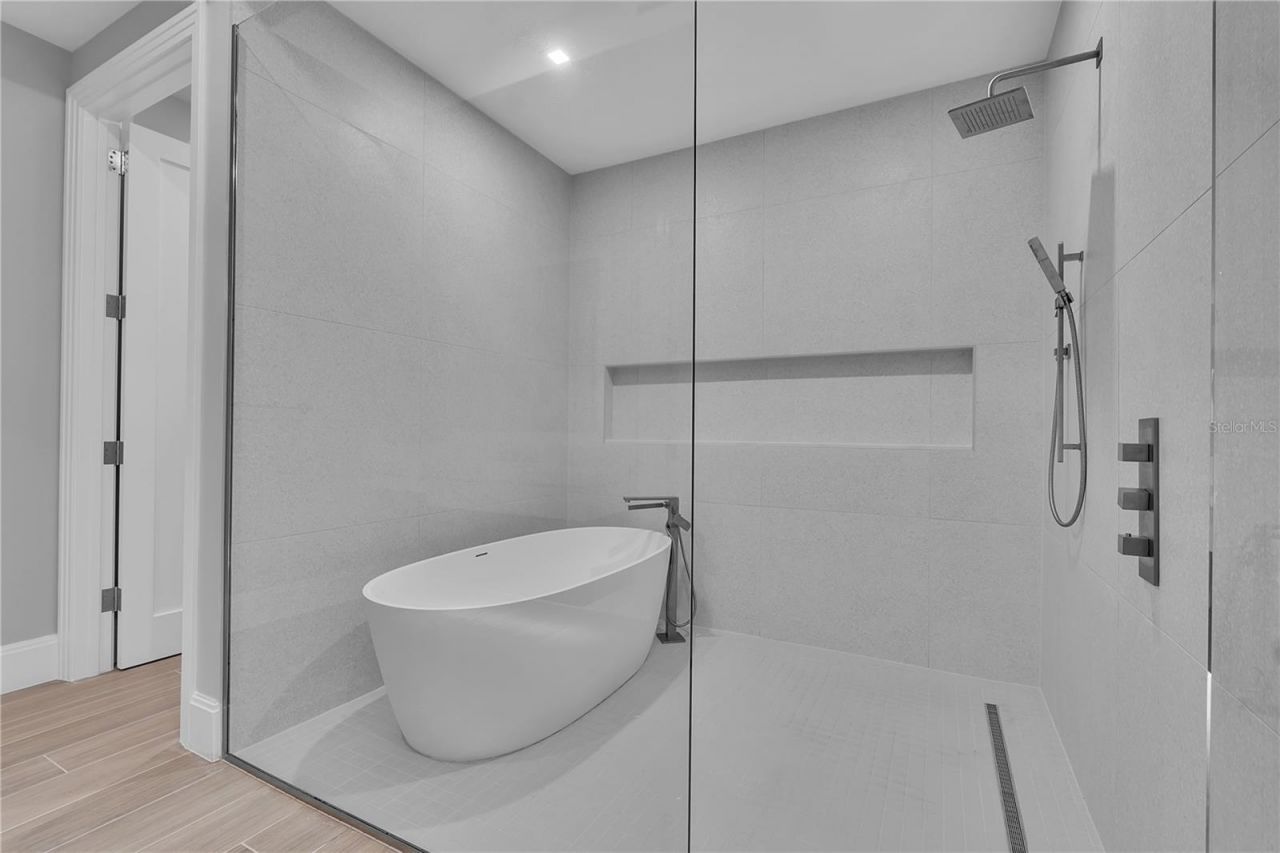 70 Avenida Veneccia, Unit 304, Sarasota, FL 34242 Photo