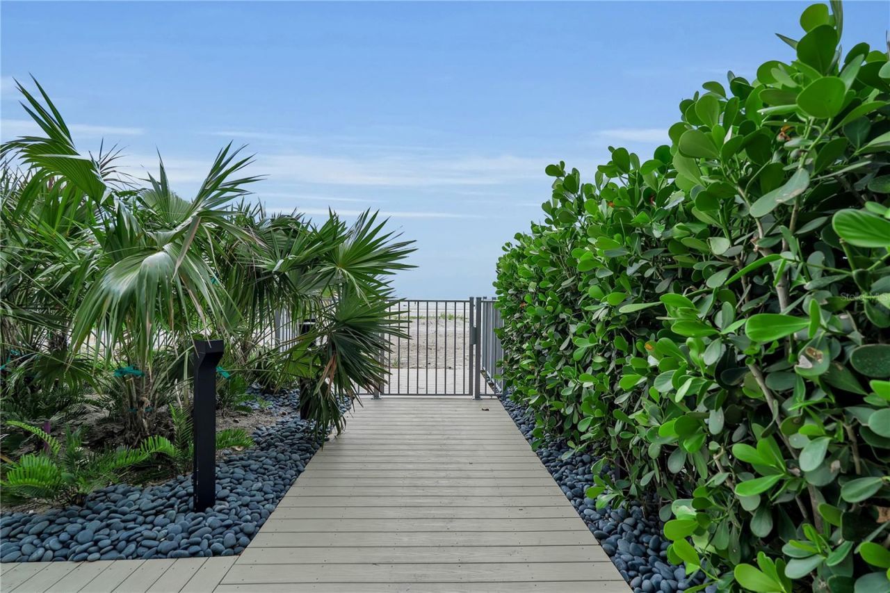 70 Avenida Veneccia, Unit 304, Sarasota, FL 34242 Photo