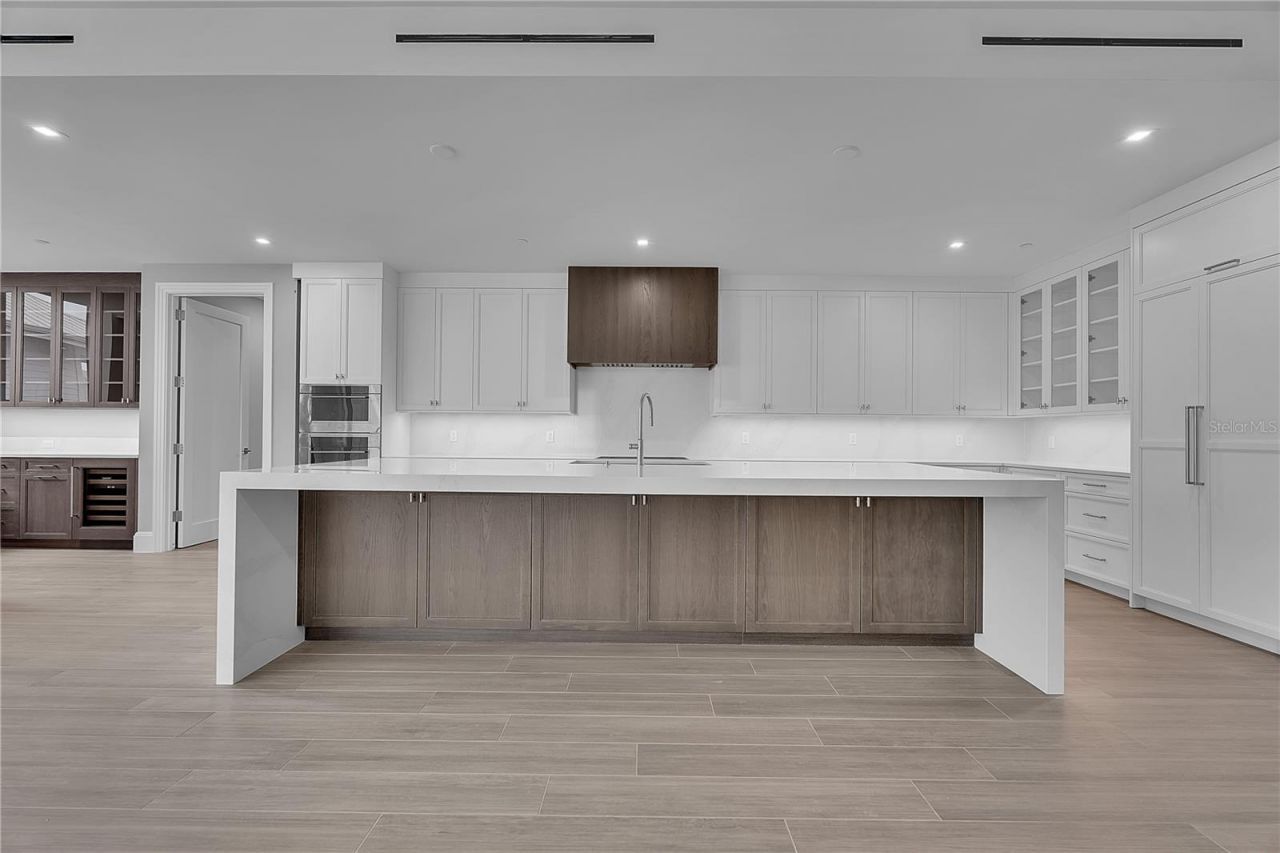 70 Avenida Veneccia, Unit 304, Sarasota, FL 34242 Photo